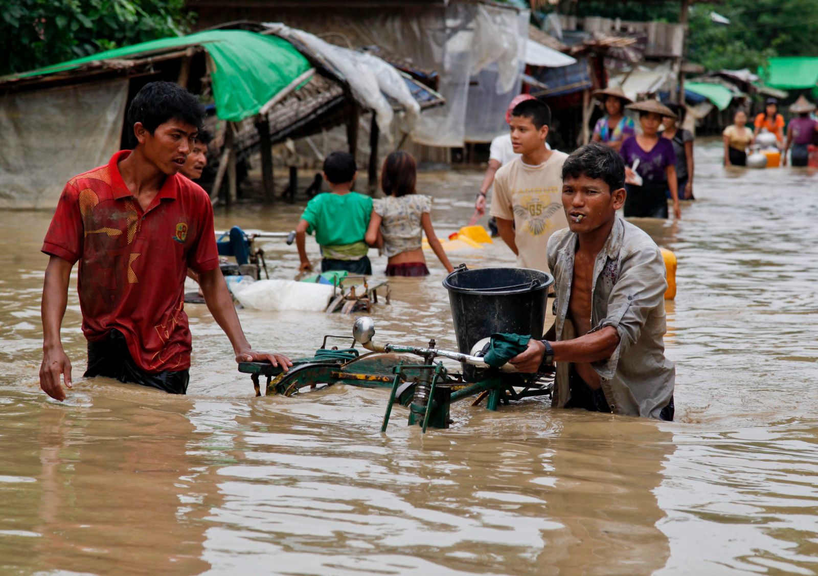 မြန်မာနိုင်ငံတွင် ရာသီဥတုပြောင်းလဲမှုကြောင့်ဖြစ်ရသော ဘေးအန္တရာယ်များကြောင့် လူအများနေရပ်ရွှေ့ပြောင်းမှု နှင့် အခြားပြဿနာများကို ဖြေရှင်ပေ