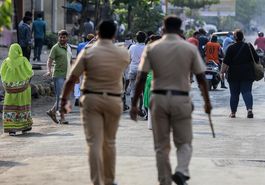 التصدي لقسوة الشرطة في الهند أثناء انتشار جائحة كوفيد-19