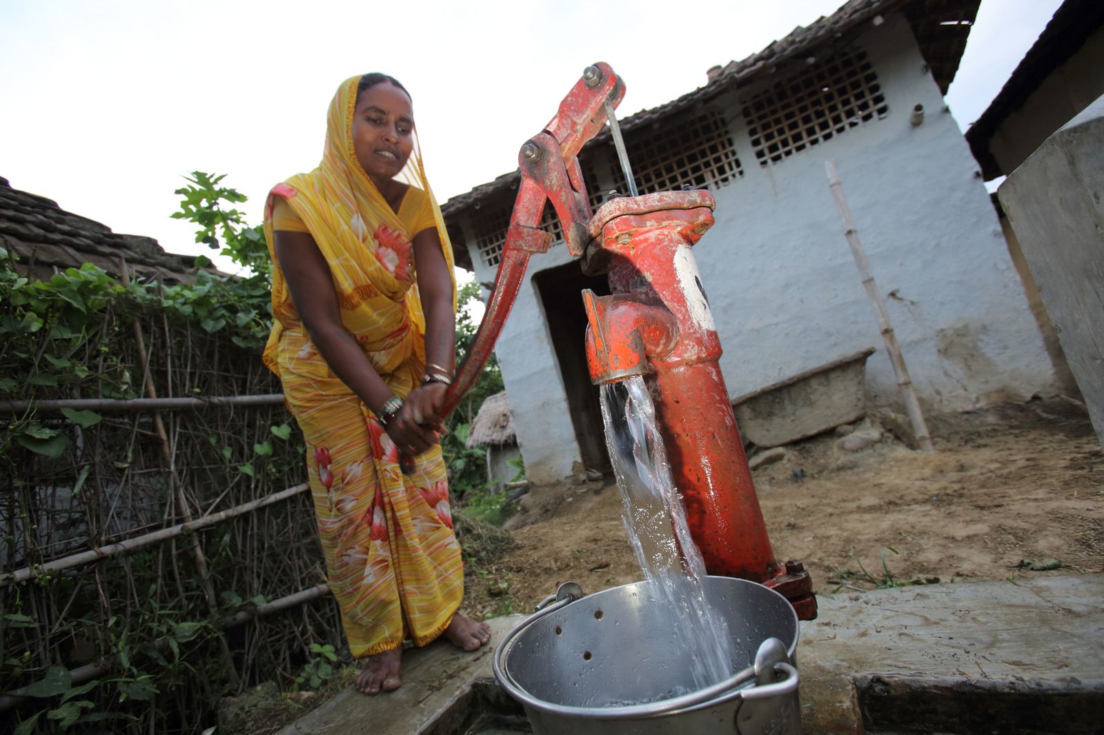 La colaboración entre movimientos para cubrir las lagunas de financiamiento para las mujeres en Nepal